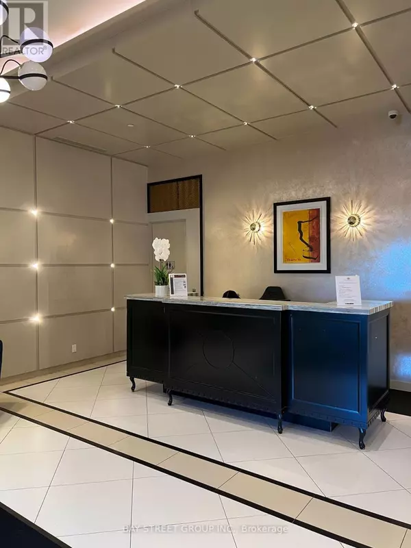 Toronto (humewood-cedarvale), ON M5P0A5,1486 Bathurst ST #708