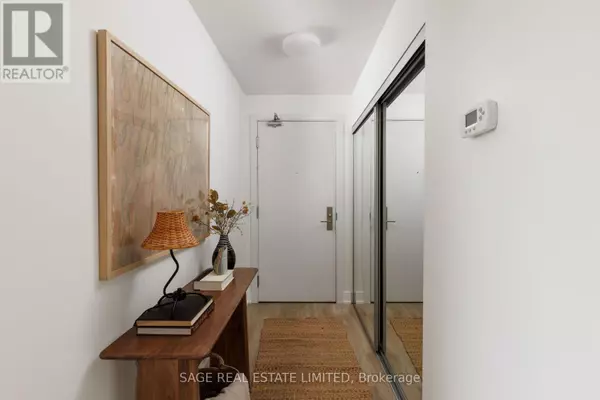 Toronto (waterfront Communities), ON M5V0B4,318 Richmond ST West #1512