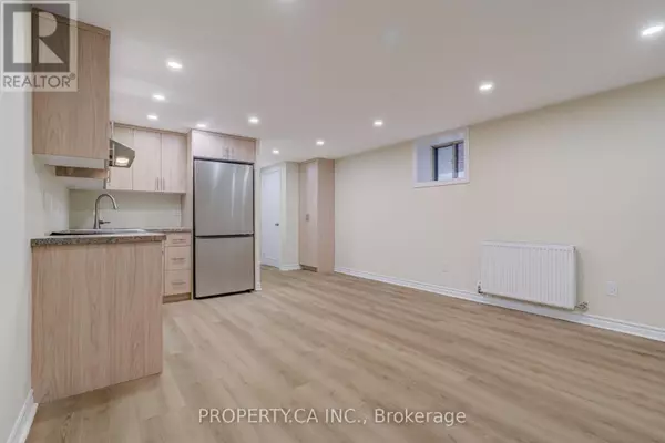 Toronto (dufferin Grove), ON M6H1G1,90 Muir AVE #Basement