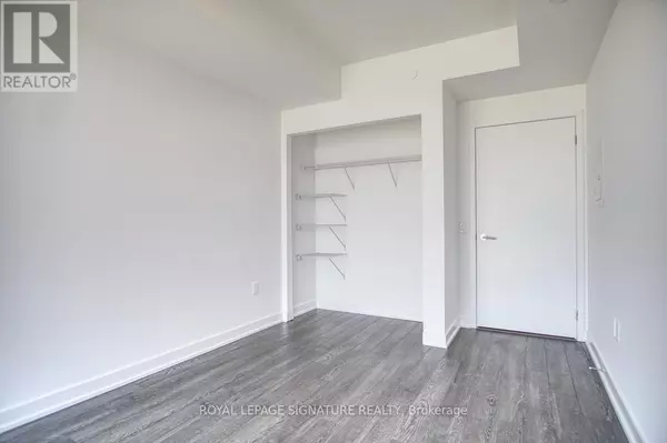 Toronto (banbury-don Mills), ON M3C0R1,50 O'Neill RD #2405