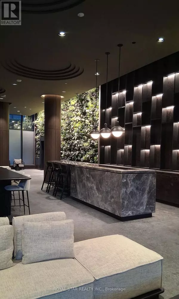 120 Broadway AVE #712, Toronto (mount Pleasant West), ON M4P0E9