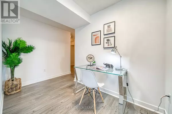 Toronto (waterfront Communities), ON M5V3Z1,25 Telegram Mews #1902