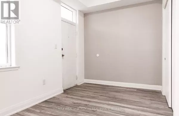 Toronto (moss Park), ON M5B2C1,213 Jarvis ST #6