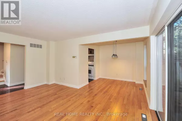 Toronto (st. Andrew-windfields), ON M2L1S1,10 FARINA MILL WAY