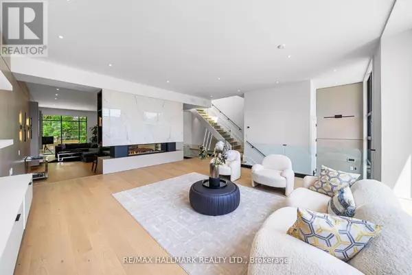 Toronto (leaside), ON M4G2N9,22 DIVADALE DRIVE