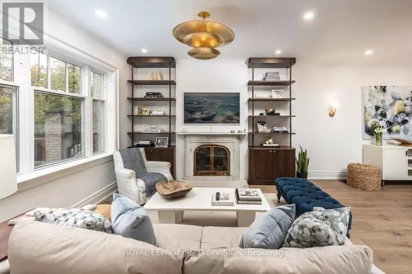 Toronto (rosedale-moore Park), ON M4T1A5,102 SHAFTESBURY AVENUE