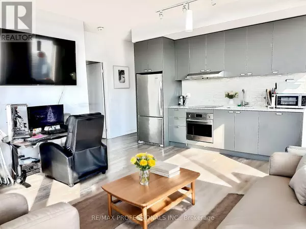 Toronto (henry Farm), ON M2J0E5,56 Forest Manor RD #3302