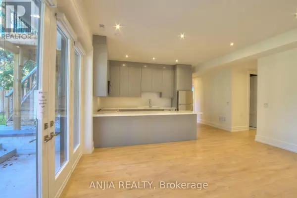 Toronto (hillcrest Village), ON M2H1L9,23 CRESTHAVEN DRIVE