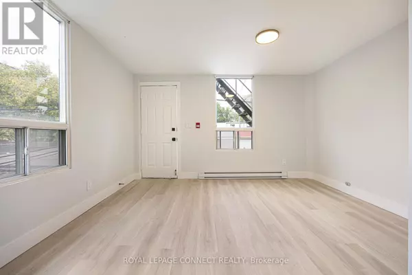 Toronto (dufferin Grove), ON M6H1B6,1146 College ST #2