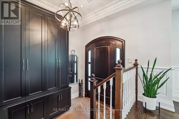 Toronto (leaside), ON M4G2W1,135 GLENVALE BOULEVARD