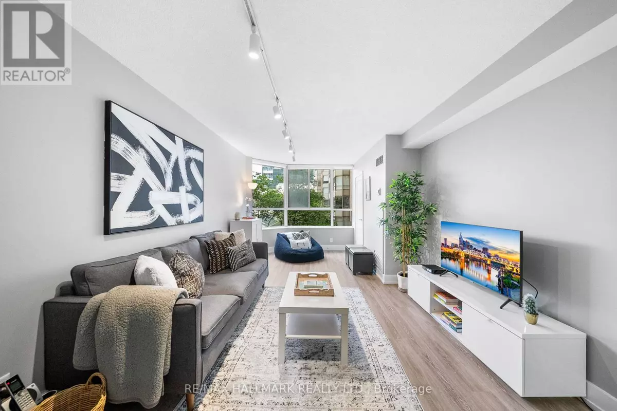 Toronto (bay Street Corridor), ON M5G2J8,711 Bay ST #419