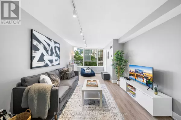 711 Bay ST #419, Toronto (bay Street Corridor), ON M5G2J8