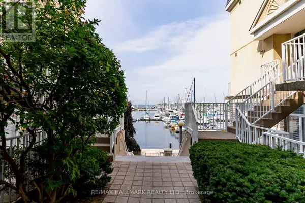 Toronto (niagara), ON M5V3P4,30 Stadium RD #278