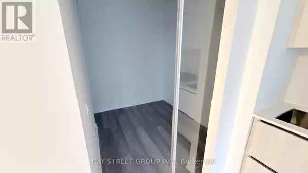 Toronto (mount Pleasant West), ON M4P1V7,120 Broadway AVE #1501N