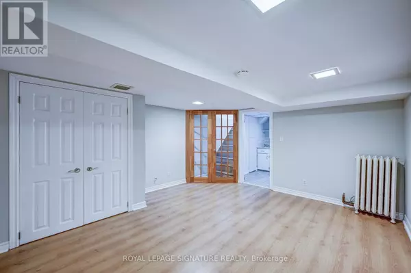 Toronto (wychwood), ON M6G3G3,26 HECTOR AVENUE