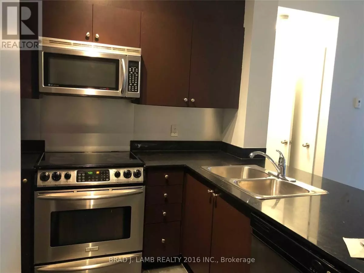 Toronto (kensington-chinatown), ON M5T3L2,18 Beverley ST South #714