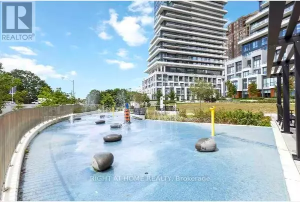 Toronto (banbury-don Mills), ON M3C0P7,30 Inn On The Park DR #2901