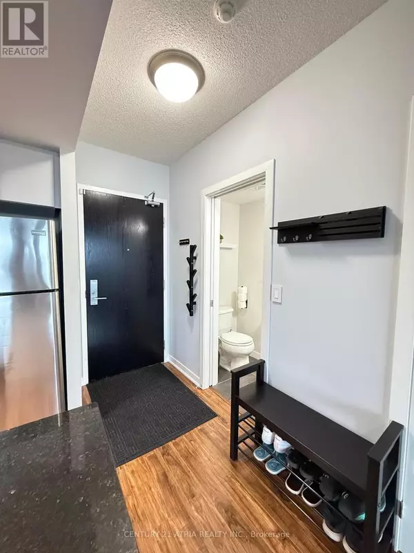 Toronto (niagara), ON M6K3R1,59 East Liberty ST #804