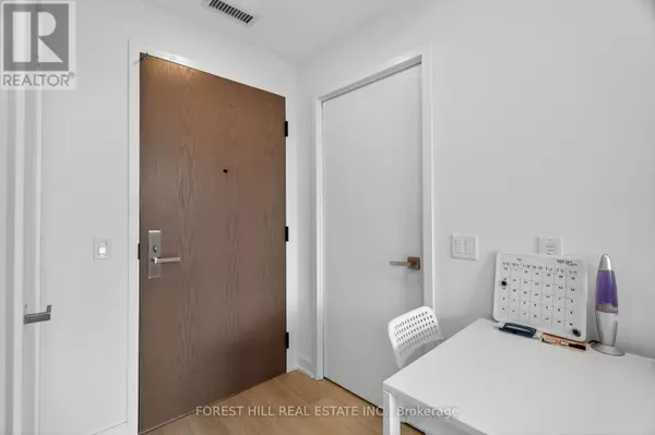 Toronto (clanton Park), ON M3H0E3,30 Tretti WAY #1204