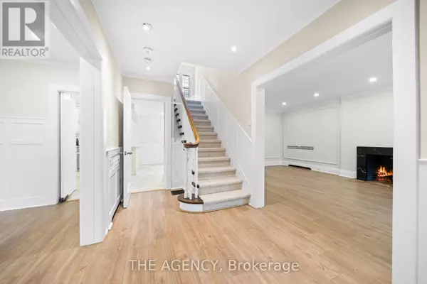 Toronto (forest Hill South), ON M5P1X1,44 ELDERWOOD DRIVE