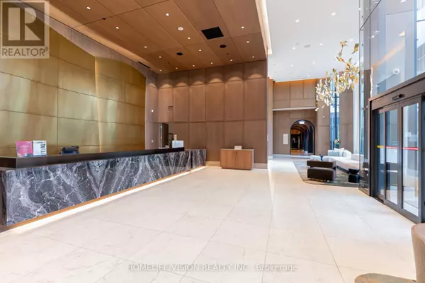 Toronto (banbury-don Mills), ON M3C0P7,30 Inn On The Park DR #1810