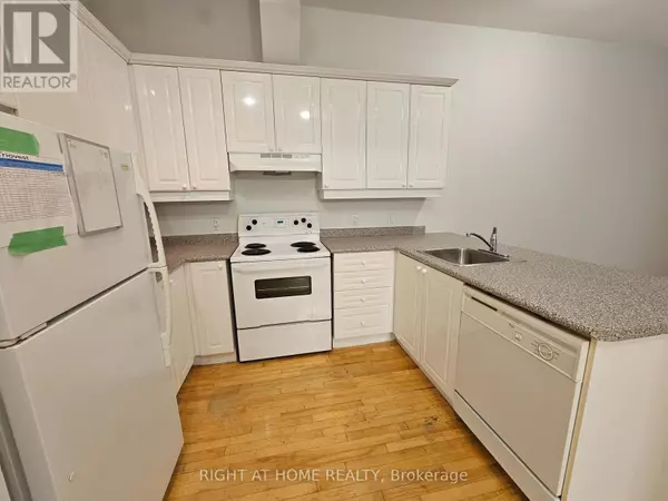 Toronto (church-yonge Corridor), ON M4Y1X9,524 Yonge ST #205