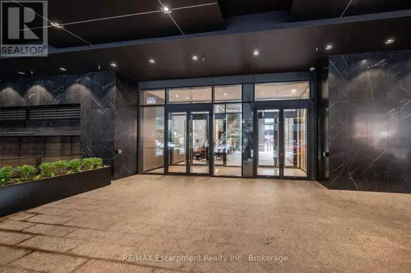 Toronto (university), ON M5G0C1,488 University AVE #2816