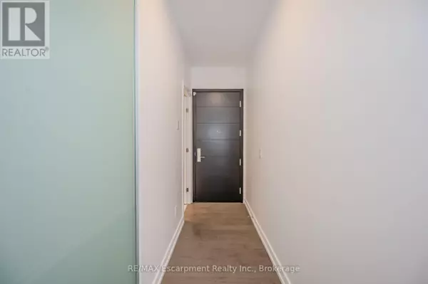 Toronto (university), ON M5G0C1,488 University AVE #2816