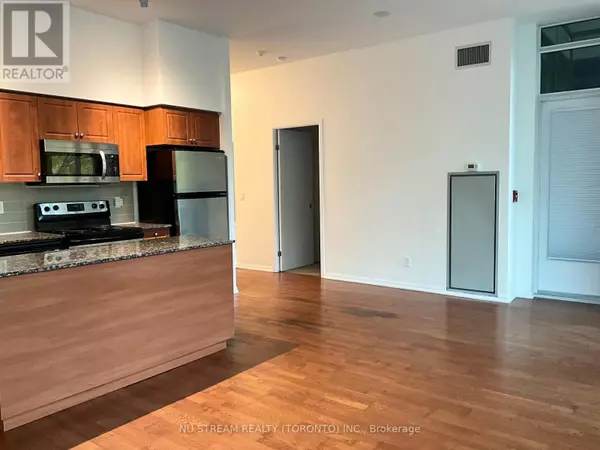 Toronto (niagara), ON M5V4A2,215 Fort York BLVD #109