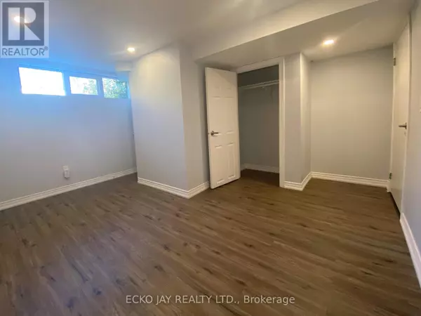 Toronto (banbury-don Mills), ON M3C2E4,45 TERNHILL CRESCENT