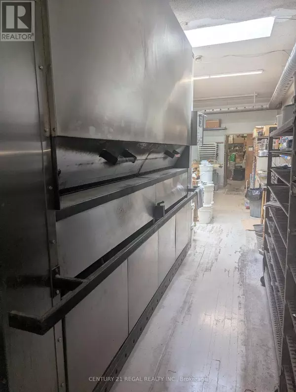 Toronto (annex), ON M5S1X8,460 BLOOR STREET W