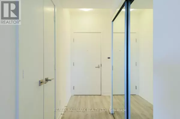 Toronto (niagara), ON M6K1A2,50 Ordnance ST #2205