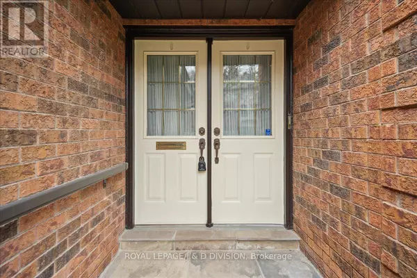 Toronto (bridle Path-sunnybrook-york Mills), ON M4N2H4,2 IVOR ROAD