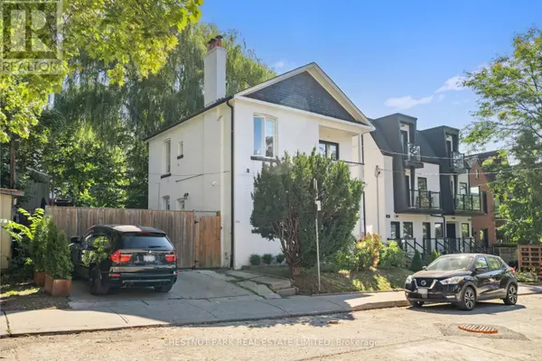 Toronto (casa Loma), ON M5R3C1,371 HOWLAND AVENUE