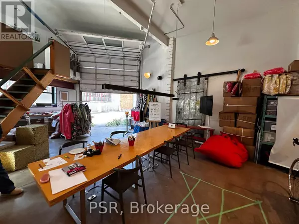 Toronto (moss Park), ON M5A3C8,3A GILEAD PLACE