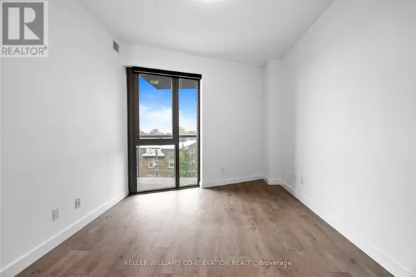 Toronto (humewood-cedarvale), ON M6C0B1,109 Vaughan RD #505