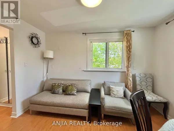 Toronto (newtonbrook West), ON M2R2N3,256 Homewood AVE #unit 3