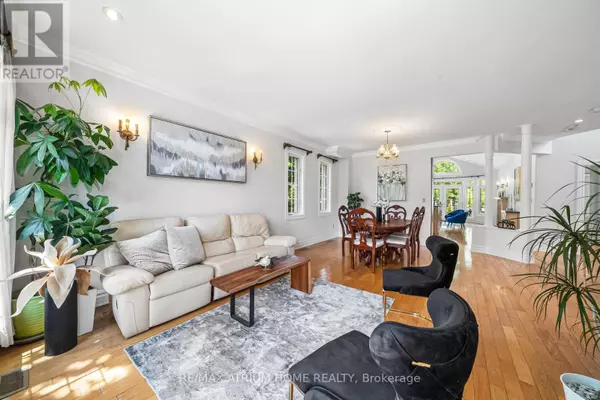 Toronto (newtonbrook East), ON M2M2V1,24 ABITIBI AVENUE