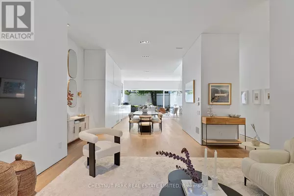 82 ROBERT STREET, Toronto (university), ON M5S2K3