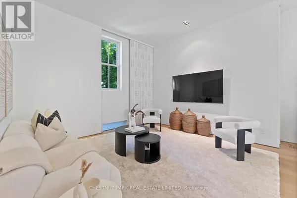 Toronto (university), ON M5S2K3,82 ROBERT STREET