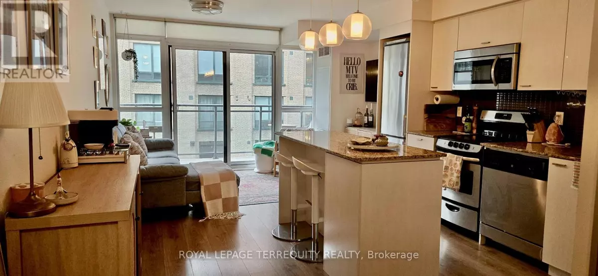 Toronto (niagara), ON M5V2K3,775 King ST West #411