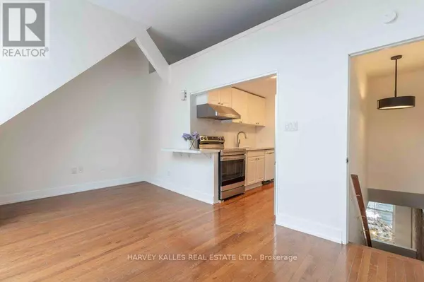 Toronto (rosedale-moore Park), ON M4W1M3,148 Collier ST #A