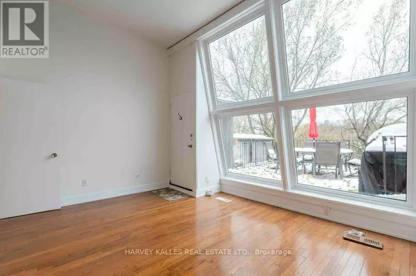 Toronto (rosedale-moore Park), ON M4W1M3,148 Collier ST #A