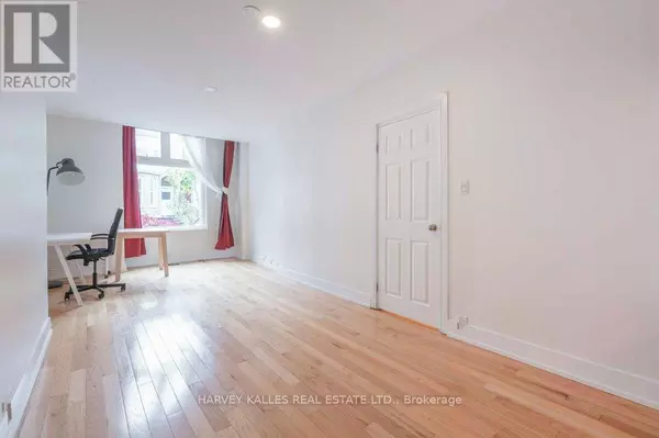 Toronto (rosedale-moore Park), ON M4W1M3,148 Collier ST #B