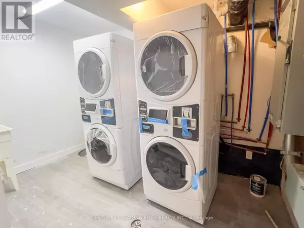 Toronto (kensington-chinatown), ON M5T2P8,1A LEONARD AVE #LOWER