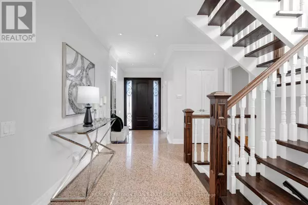 Toronto (willowdale East), ON M2N3R1,384 HILLCREST AVENUE