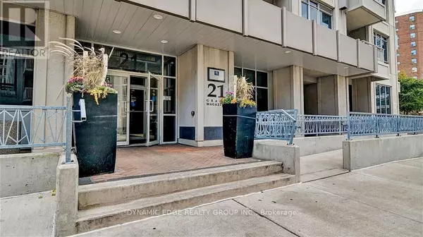 Toronto (niagara), ON M5V1B5,21 Grand Magazine ST #218