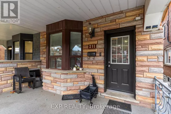 Toronto (oakwood Village), ON M6E3H5,211 Lauder AVE #Main & 2nd