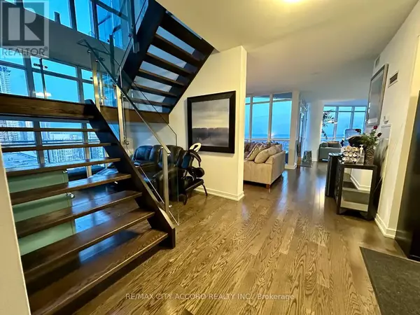 21 Iceboat TER #PH06, Toronto (waterfront Communities), ON M5V4A9