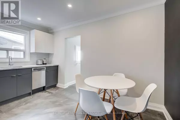 Toronto (oakwood Village), ON M6C3V4,618 Winona DR #Main